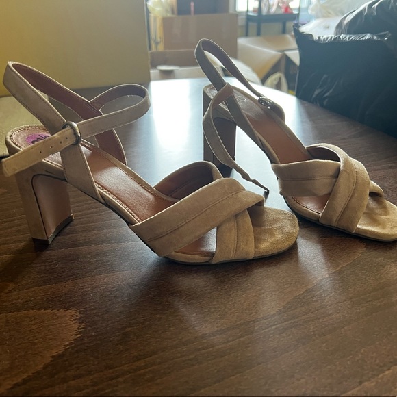 Franco Sarto sandals. - Picture 4 of 4